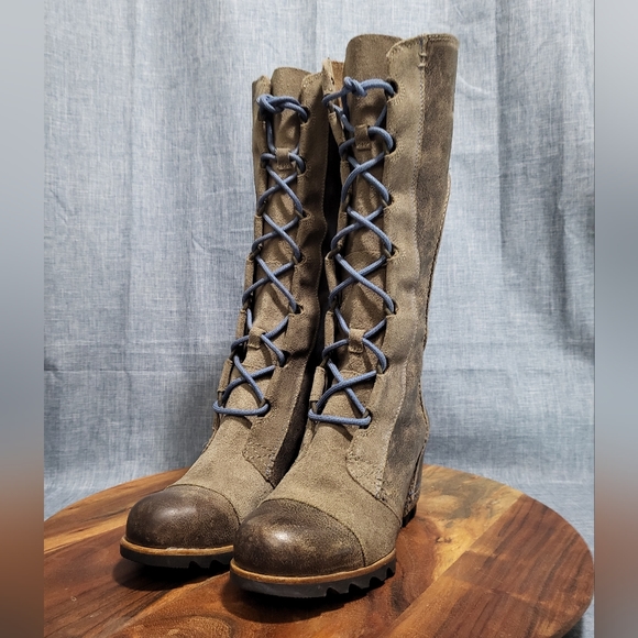 Sorel Shoes - RARE & IN DEMAND Sorel Cate The Great Wedge Knee Hi Boots Distressed Leather 7.5